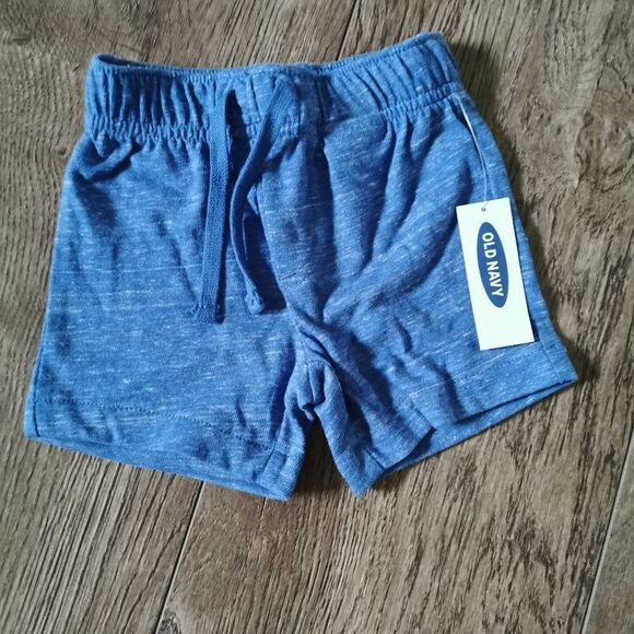 3/$15 BNWT Old Navy shorts size 3-6 m - Picture 1 of 3